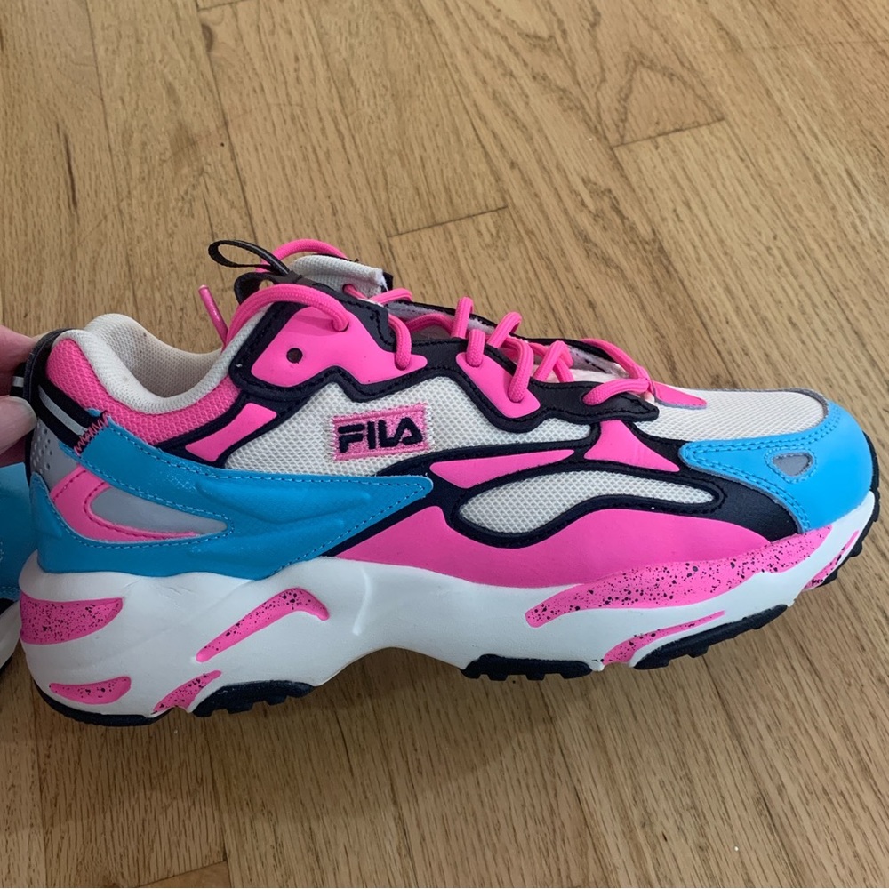 NEW Fila hot pink 80s Barbiecore chunky sneakers 8